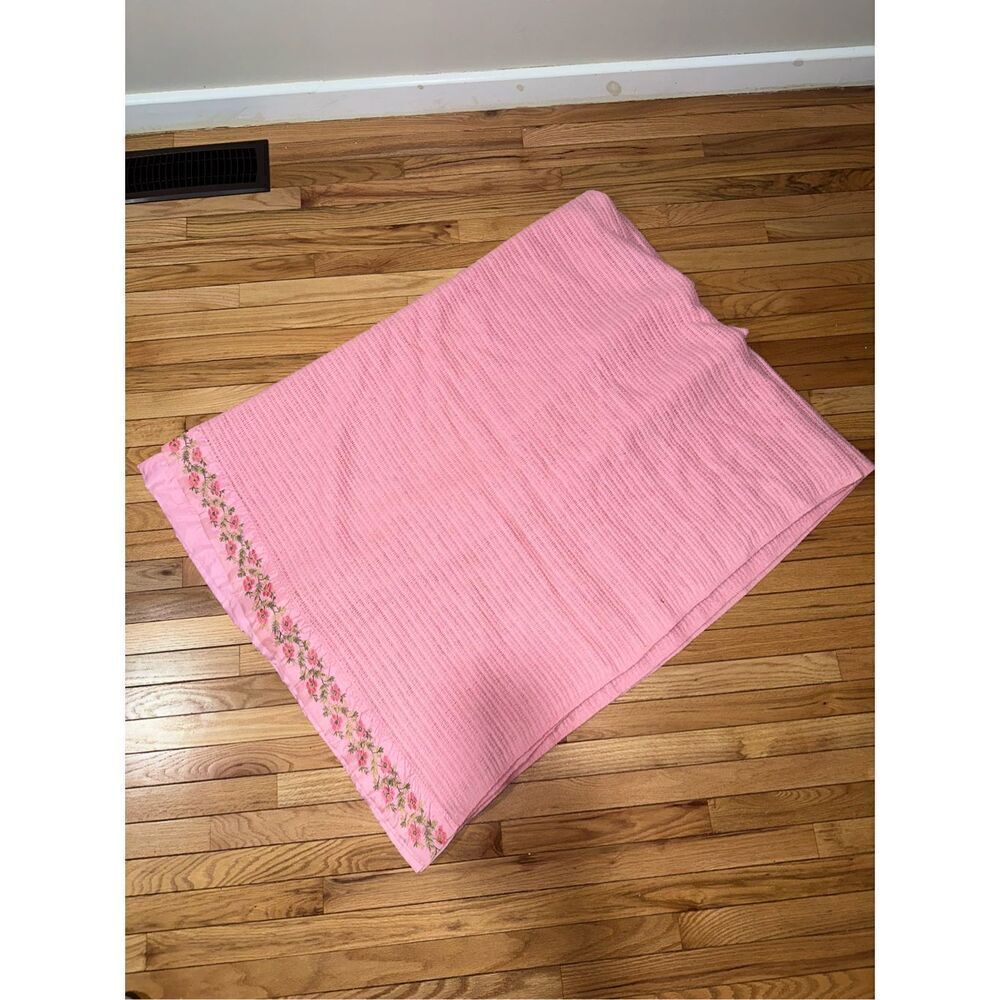 Vintage Satin Lined Floral Embroidered Pink Blanket 75 x 87